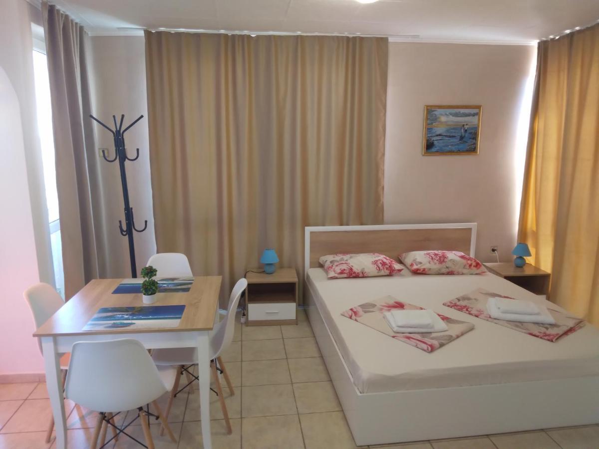 Къща За Гости Семейство Маврови Hotel Rezovo Bagian luar foto