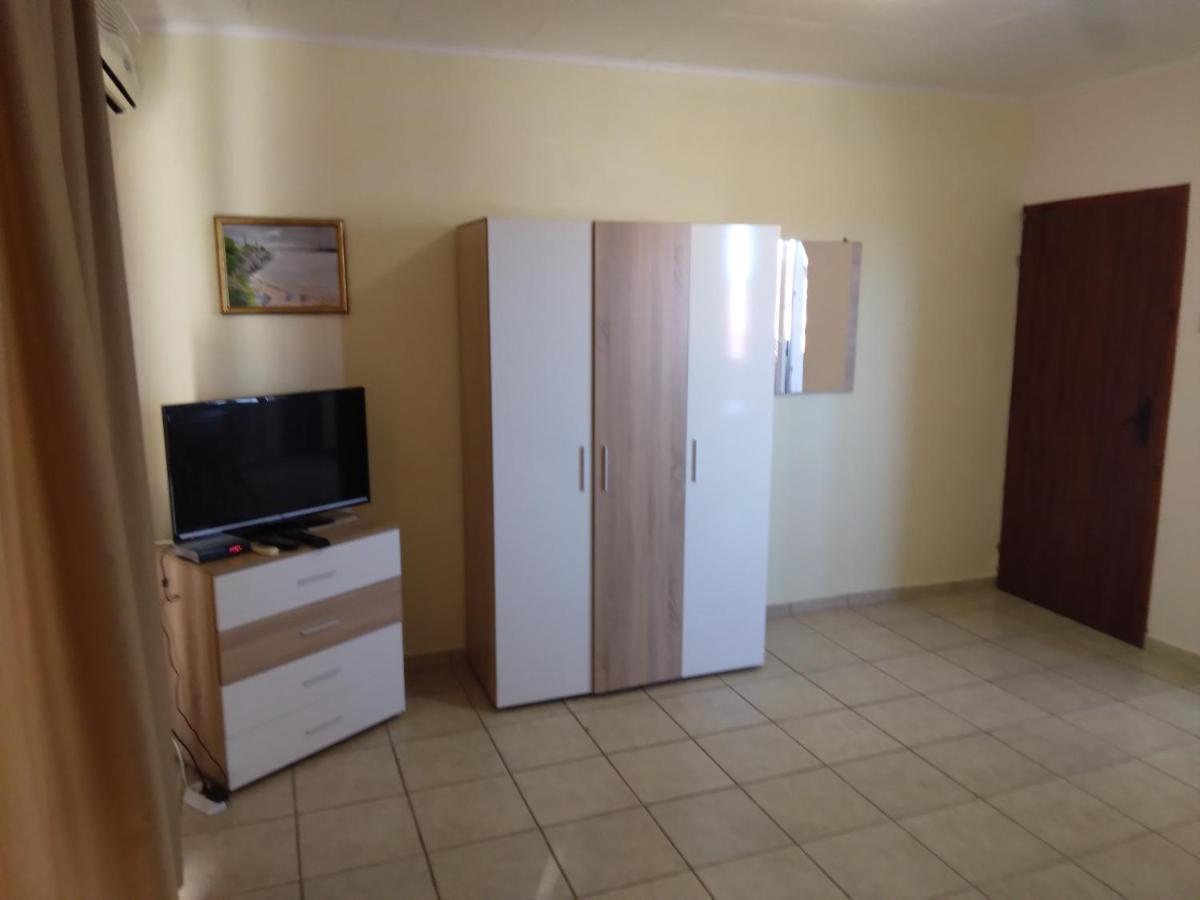 Къща За Гости Семейство Маврови Hotel Rezovo Bagian luar foto