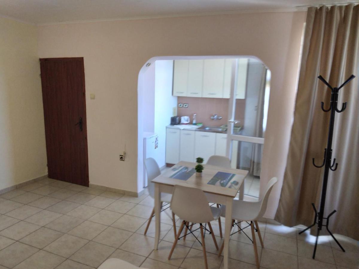 Къща За Гости Семейство Маврови Hotel Rezovo Bagian luar foto
